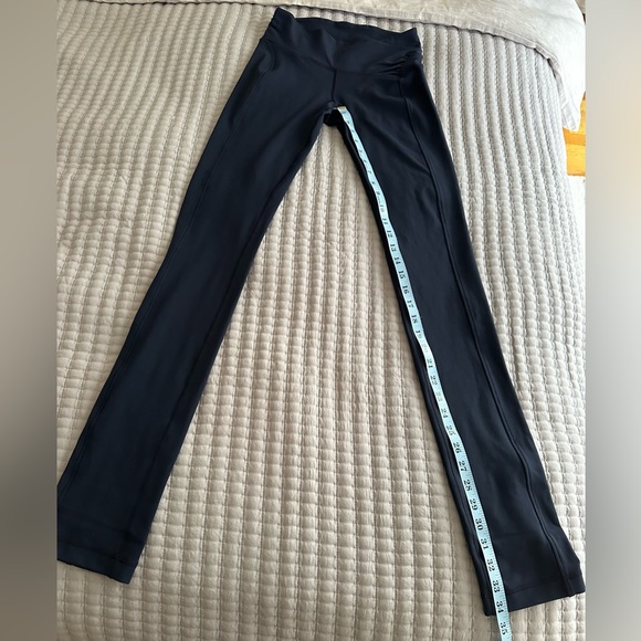 LULULEMON dark blue medium waist straight leg leggings size 4 - like NEW - Picture 7 of 10